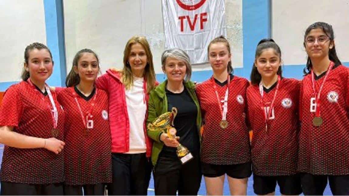 Lokman Hekim MTAL - 2024 Okullar Arası Badminton Turnuvası Bursa 1.si Oldu